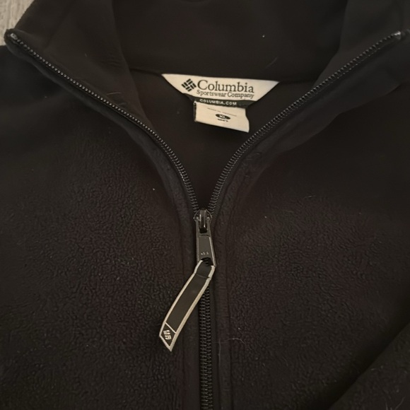 Columbia long sleeve full zip front fleece jacket. - Picture 4 of 4